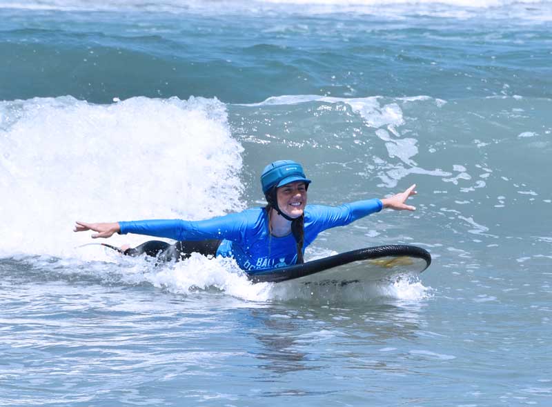 école de surf à bali ocean surf , initiation