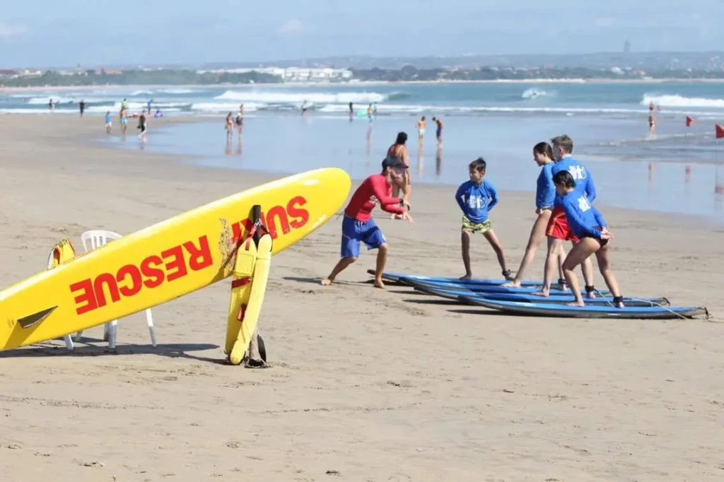 Sécurité assurée avec notre école de surf située en au niveau du centre de secours