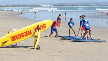 Sécurité assurée avec notre école de surf située en au niveau du centre de secours